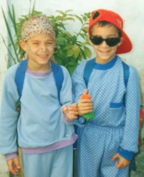 Con mi mellizo Emi disfrazados de chicos
