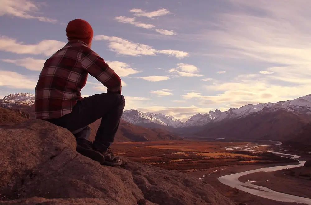 Mirando el valle en la Patagonia